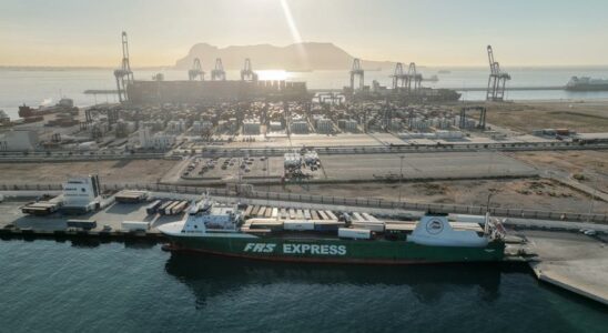 Les nouveaux ports au Maroc et laccord de Gibraltar comportent
