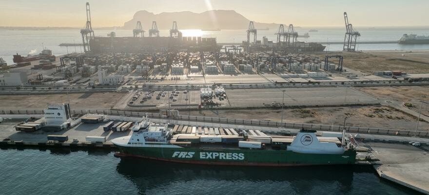 Les nouveaux ports au Maroc et laccord de Gibraltar comportent