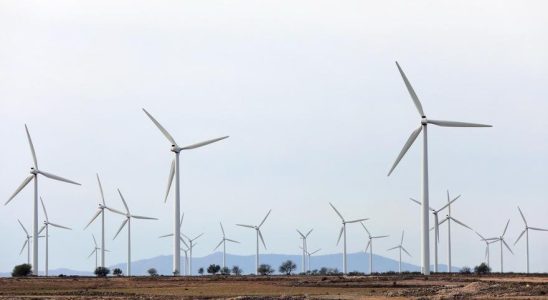 Lopposition veut que la taxe sur les energies renouvelables impacte