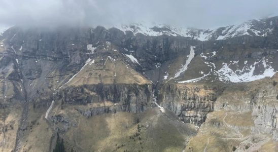 Une avalanche de neige en Suisse fait un mort et