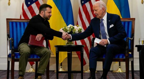 Biden sexcuse aupres de Zelensky pour le retard de 61