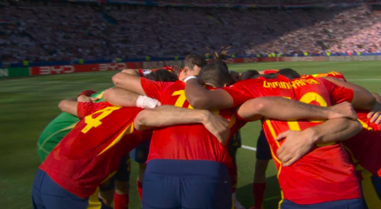 Cetait le cercle de lequipe nationale avant le match contre