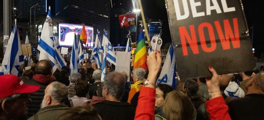 Des milliers dIsraeliens descendent dans la rue contre Netanyahu et