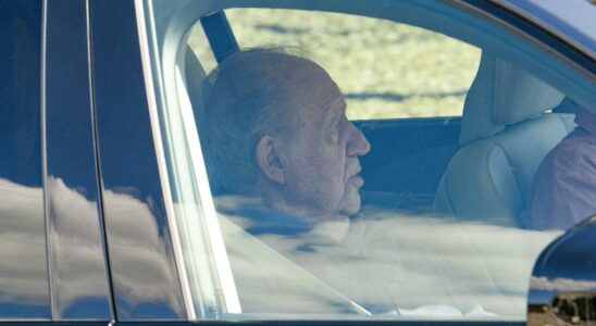 Juan Carlos Ier arrive en Espagne pour la cinquieme fois