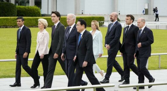 Les dirigeants du G7 debattent de la remise dune partie