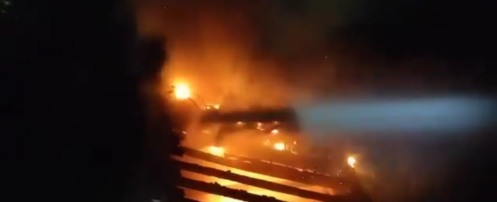Les flammes devorent une maison en Armunia
