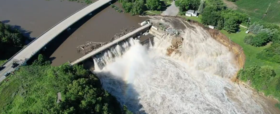 Les inondations au Minnesota brisent un barrage vieux de 114