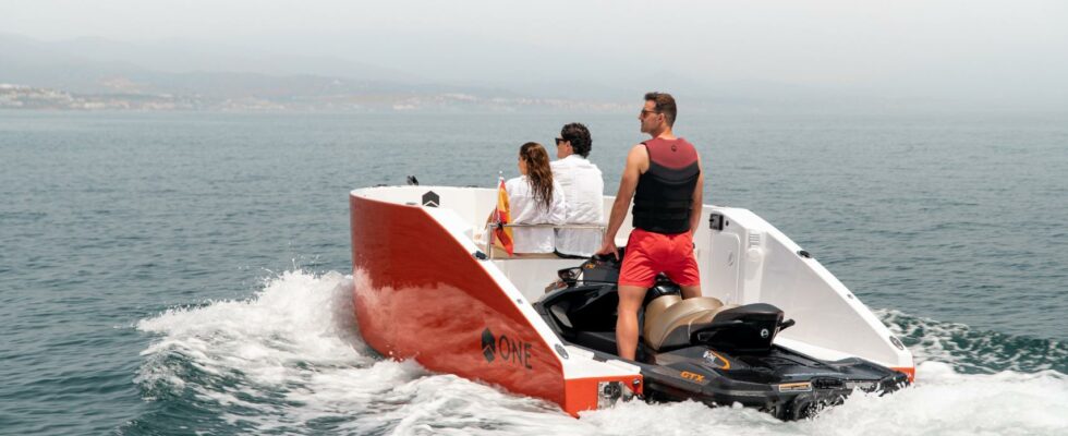 Linvention espagnole pour transformer nimporte quel jet ski en miniyacht