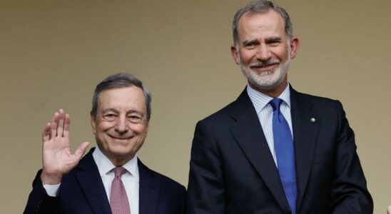Mario Draghi recoit le Prix europeen Charles Quint lors dune