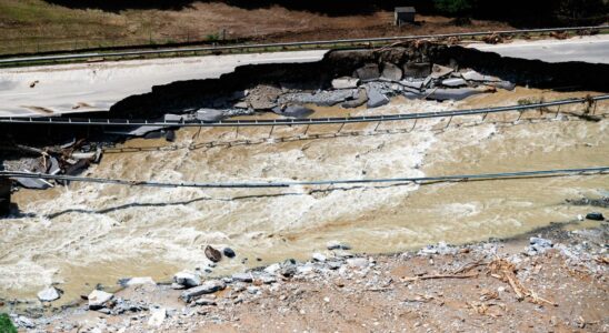 Trois personnes portees disparues en raison de graves inondations dans