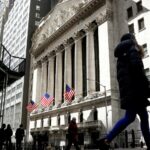 Wall Street demarre la semaine dans le rouge plus court
