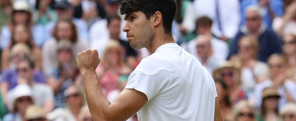 Alcaraz domine Djokovic et remporte son deuxieme Wimbledon consecutif