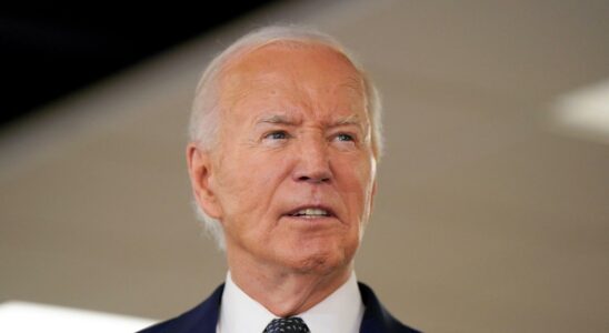 Biden reconnait a ses proches quil reconsidere sa candidature a