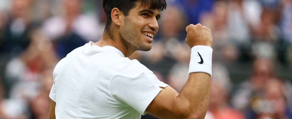 Carlos Alcaraz avance avec confiance a Wimbledon apres avoir battu