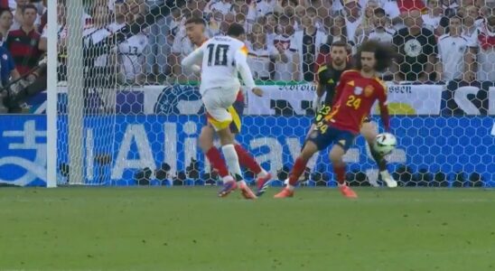 Cest le penalty reclame par lAllemagne apres un eventuel handball