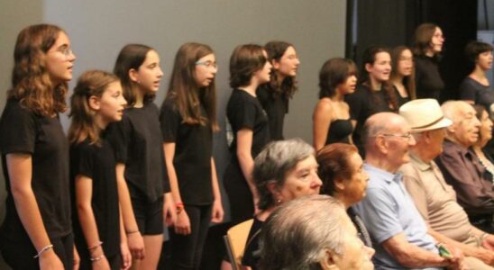 Concert de fin de cours par la chorale intergenerationnelle de