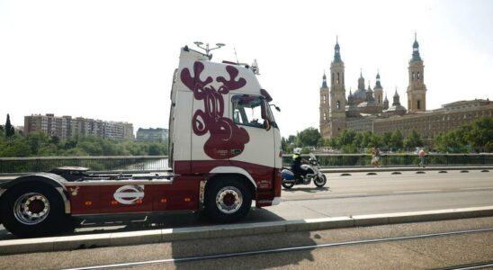 En images Une trentaine de camions rendent hommage a