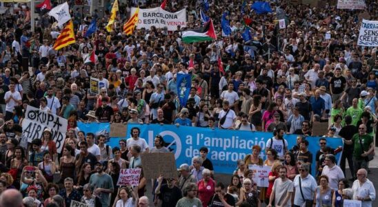 Environ 3 000 personnes crient dans le centre de Barcelone