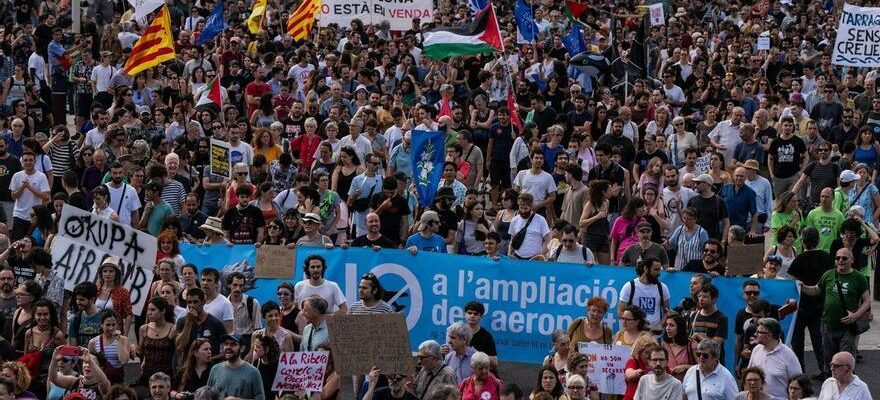 Environ 3 000 personnes crient dans le centre de Barcelone