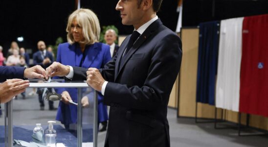 La France se rend massivement aux urnes pour des elections