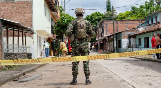 La police colombienne empeche une attaque a lexplosif contre un