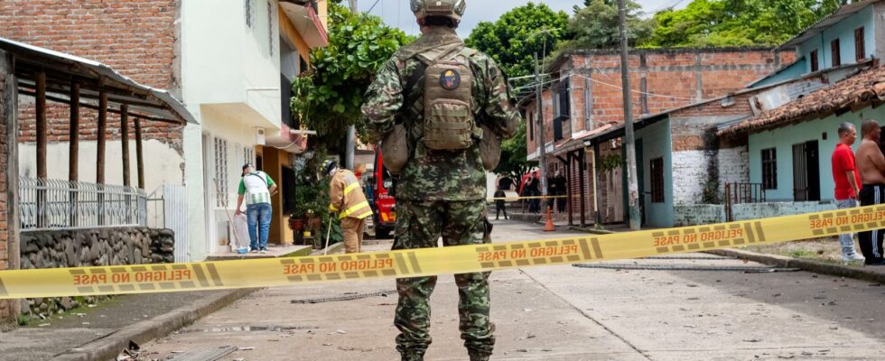 La police colombienne empeche une attaque a lexplosif contre un