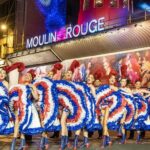 Le Moulin Rouge emmene le cancan dans la rue pour