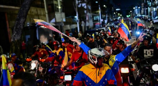 Les premiers resultats donnent la victoire a Maduro avec 512