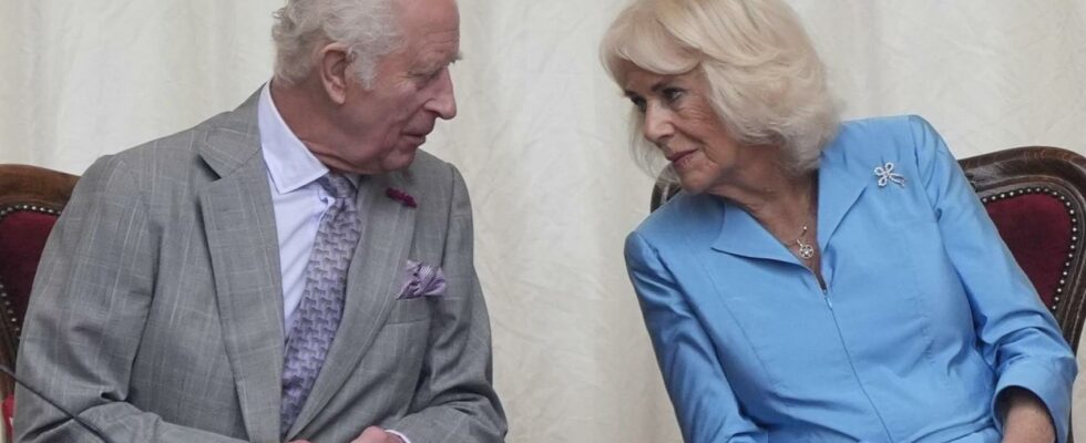 Les rois Charles III et Camilla evacues en urgence lors