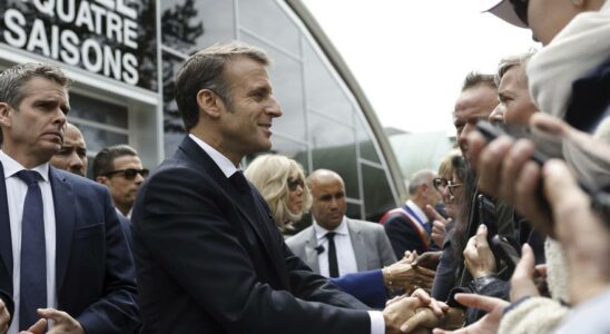 Macron attendra pour decider du gouvernement que le nouveau Parlement