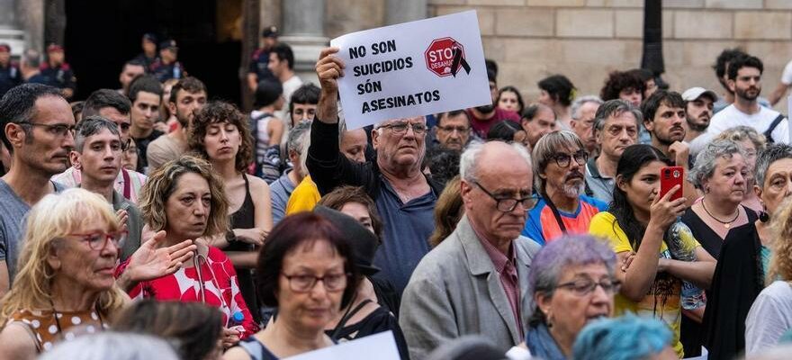 Manifestation a Barcelone pour la mort de deux soeurs quelques