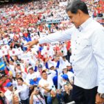 Nicolas Maduro met en garde contre un bain de