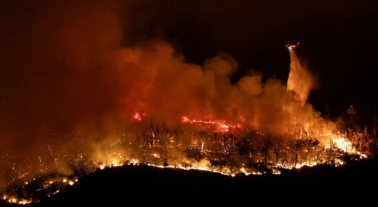 Plus de 28 000 personnes evacuees en Californie Etats Unis en