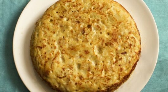 Voici comment realiser lastuce virale de lomelette aux pommes de