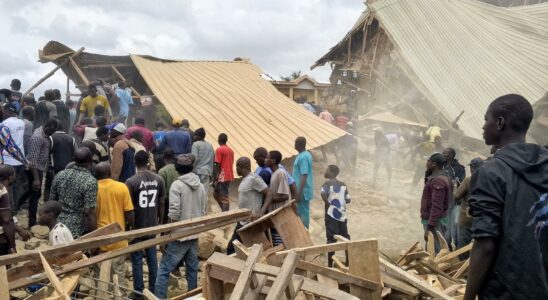 au moins 22 morts et 132 blesses dans leffondrement dune