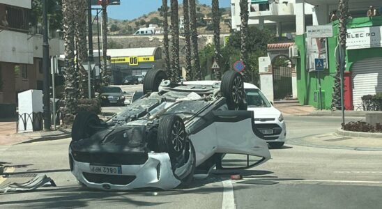 une voiture senfuit apres en avoir heurte une autre qui