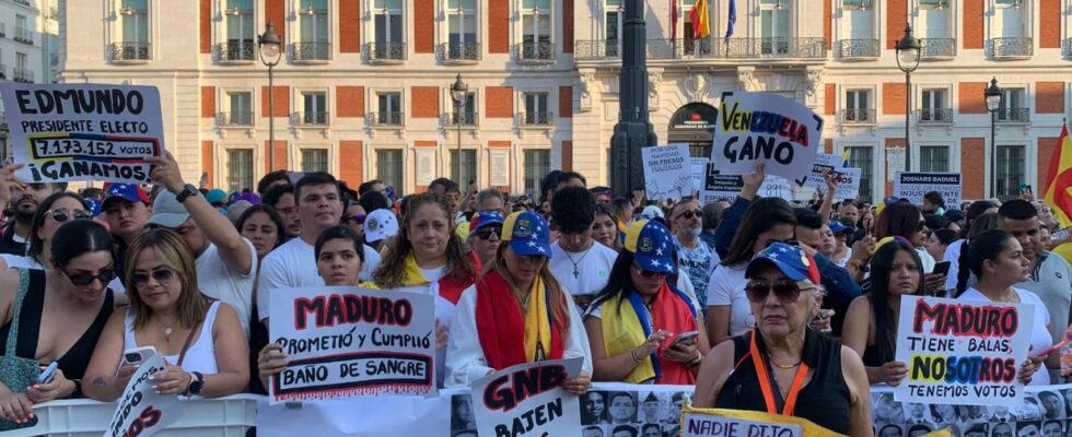 4 500 personnes manifestent a Madrid pour que Maduro accepte