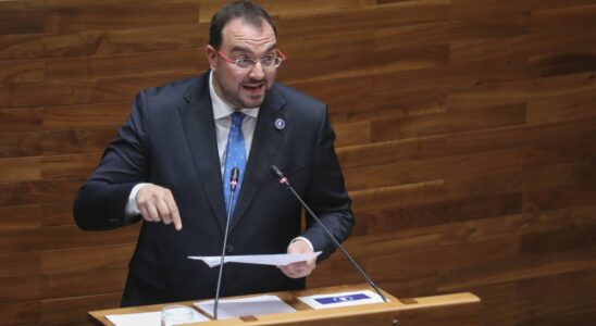 Adrian Barbon rejoint les barons du PSOE qui rejettent le