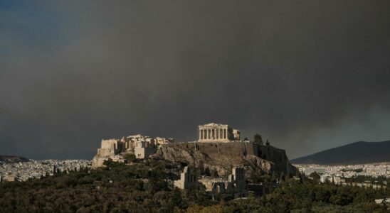 Athenes est acculee par les flammes de plusieurs incendies de