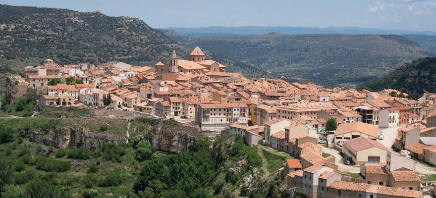 Cantavieja aura une tyrolienne geante dun kilometre de long