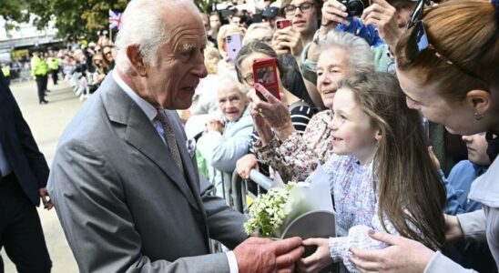 Charles III se rend a Southport lieu dorigine des emeutes