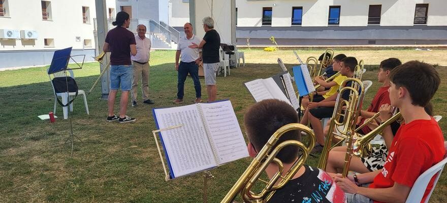 Des jeunes musiciens dune quinzaine de groupes terueliens se forment