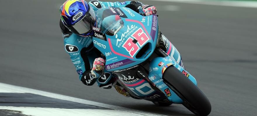 Dixon simpose a domicile en Moto2 en duel avec Canet