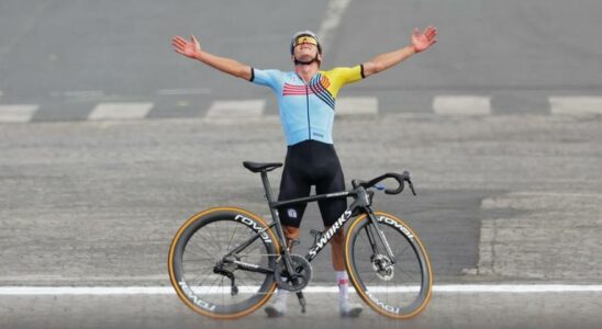 Evenepoel detruit la course cycliste olympique et remporte une deuxieme