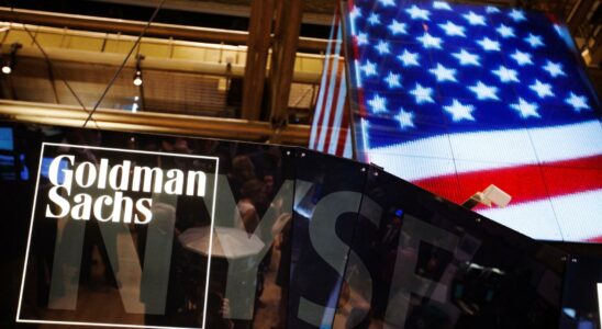 Goldman Sachs va licencier plus de 1 300 travailleurs dans