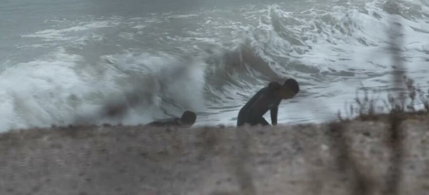 IMMAGRATION CEUTA TARAJAL Les immigrants arrivent a la plage