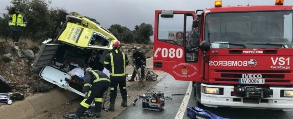 La collision dune voiture et dune ambulance fait un mort