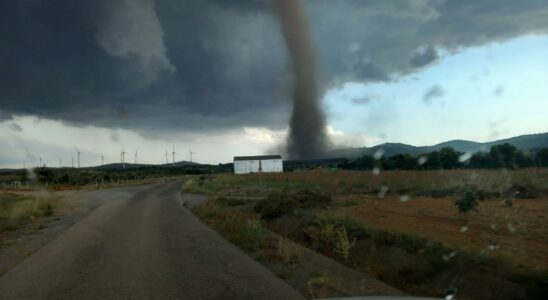 La tornade spectaculaire qui a surpris les habitants de cette