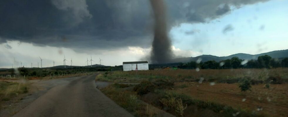 La tornade spectaculaire qui a surpris les habitants de cette