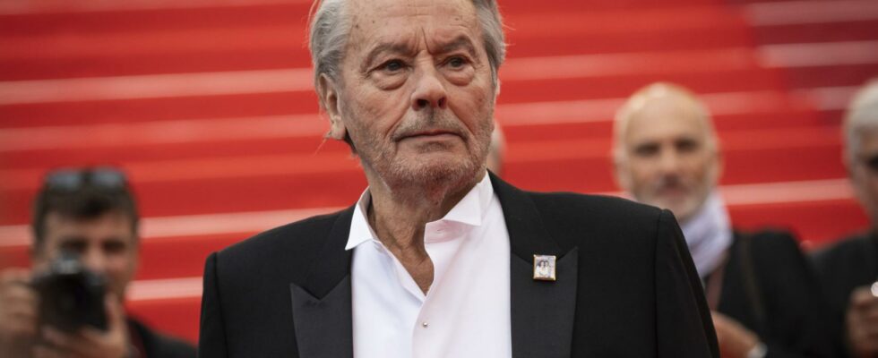 Lacteur Alain Delon icone du cinema francais est decede a